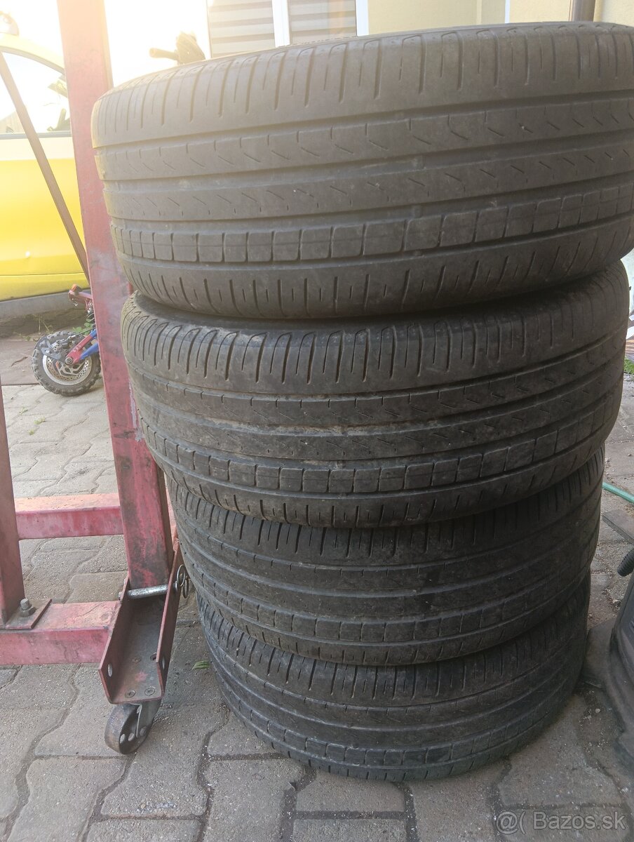 Ford 235/45 R18 - 3