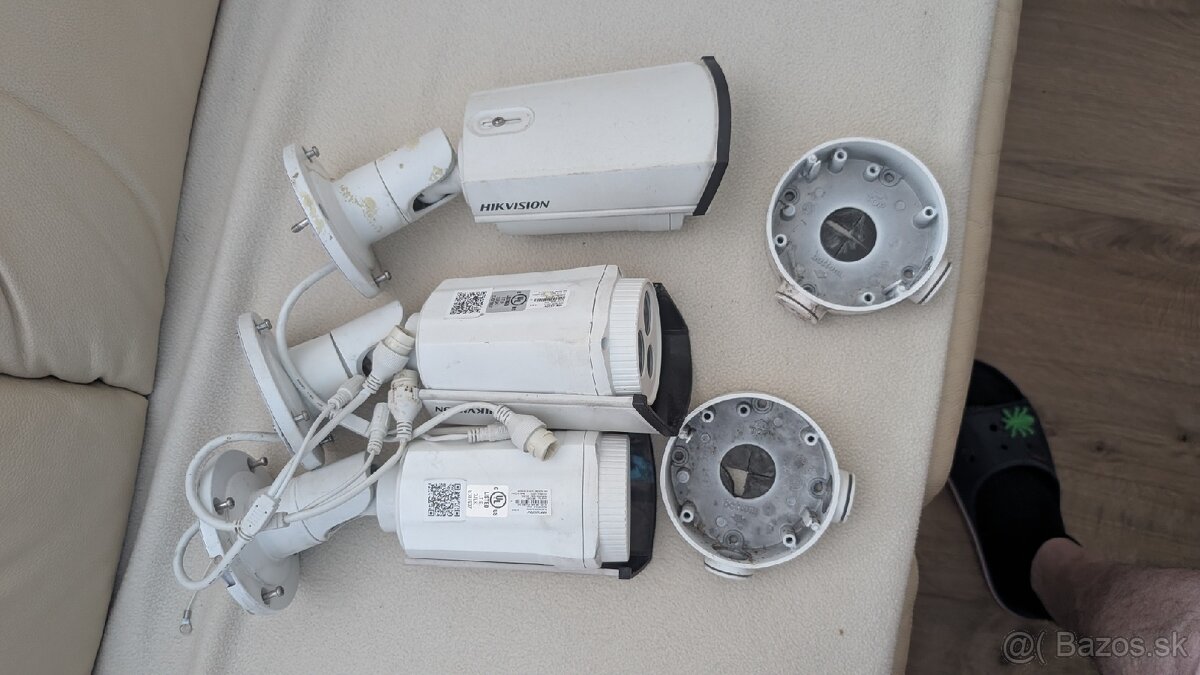 Hikvision DS-2CD2212-I5 3ks - 3