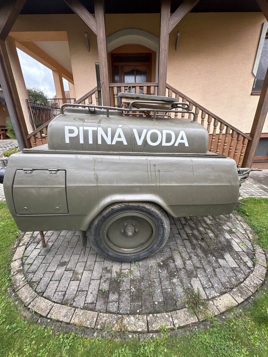 Cisterna Vojenská c 180 v - 3