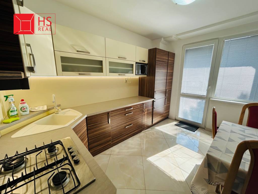 Prenájom priestranného 3 iz.bytu s loggiou v NZ - 3