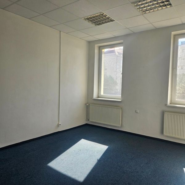Na prenájom - kancelársky priestor 20,11m² , ul. Radlinského - 3