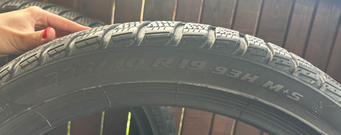 Pirelli 225/40 R19 93H M+S - 3