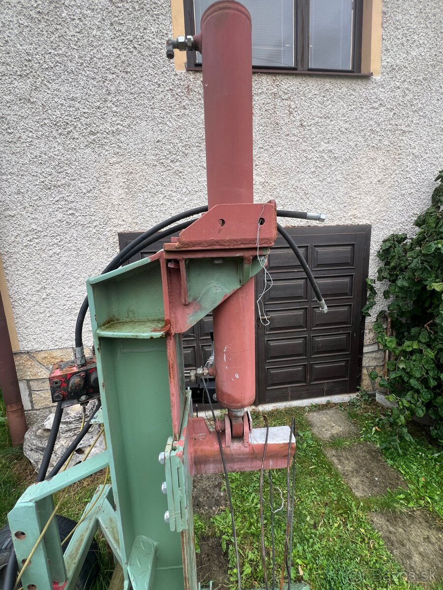 Stiepacka na drevo za traktor plne funkčná - 3