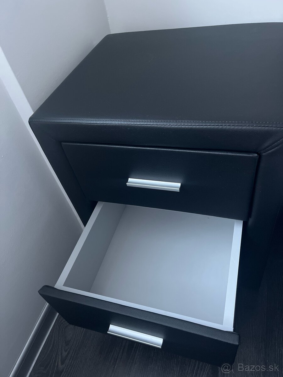Nočný stolík - 3