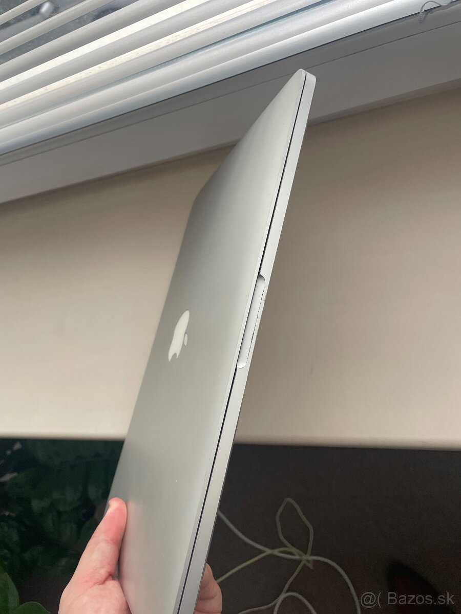Apple MacBook Pro 13" (2015) Funkčný so slabou batériou - 3
