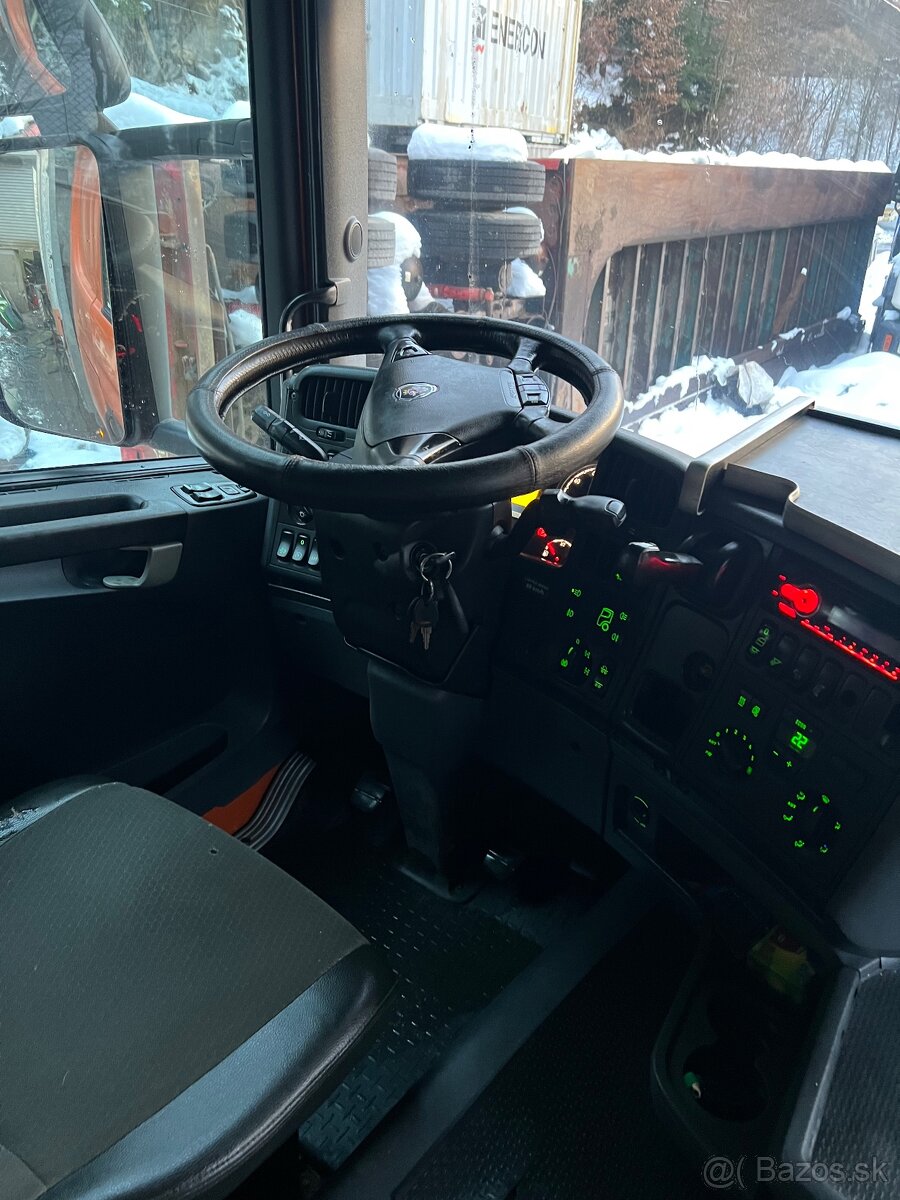 SCANIA 6x4 Lesovůz LESOVOZ doll - 3