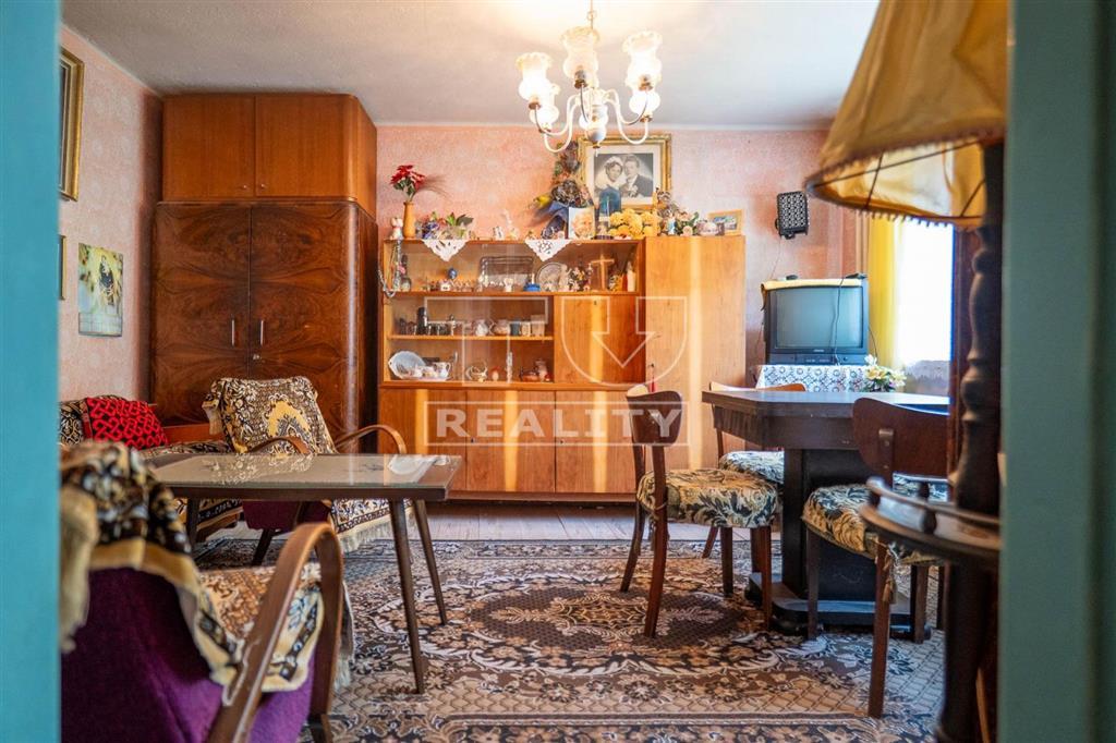 EXKLUZÍVNE IBA U NÁS RODINNÝ DOM VYHNE, POZEMOK 820 M2 - 3