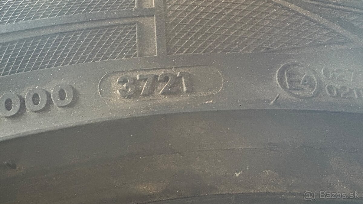 255/45R19 zimné Godyear - 3