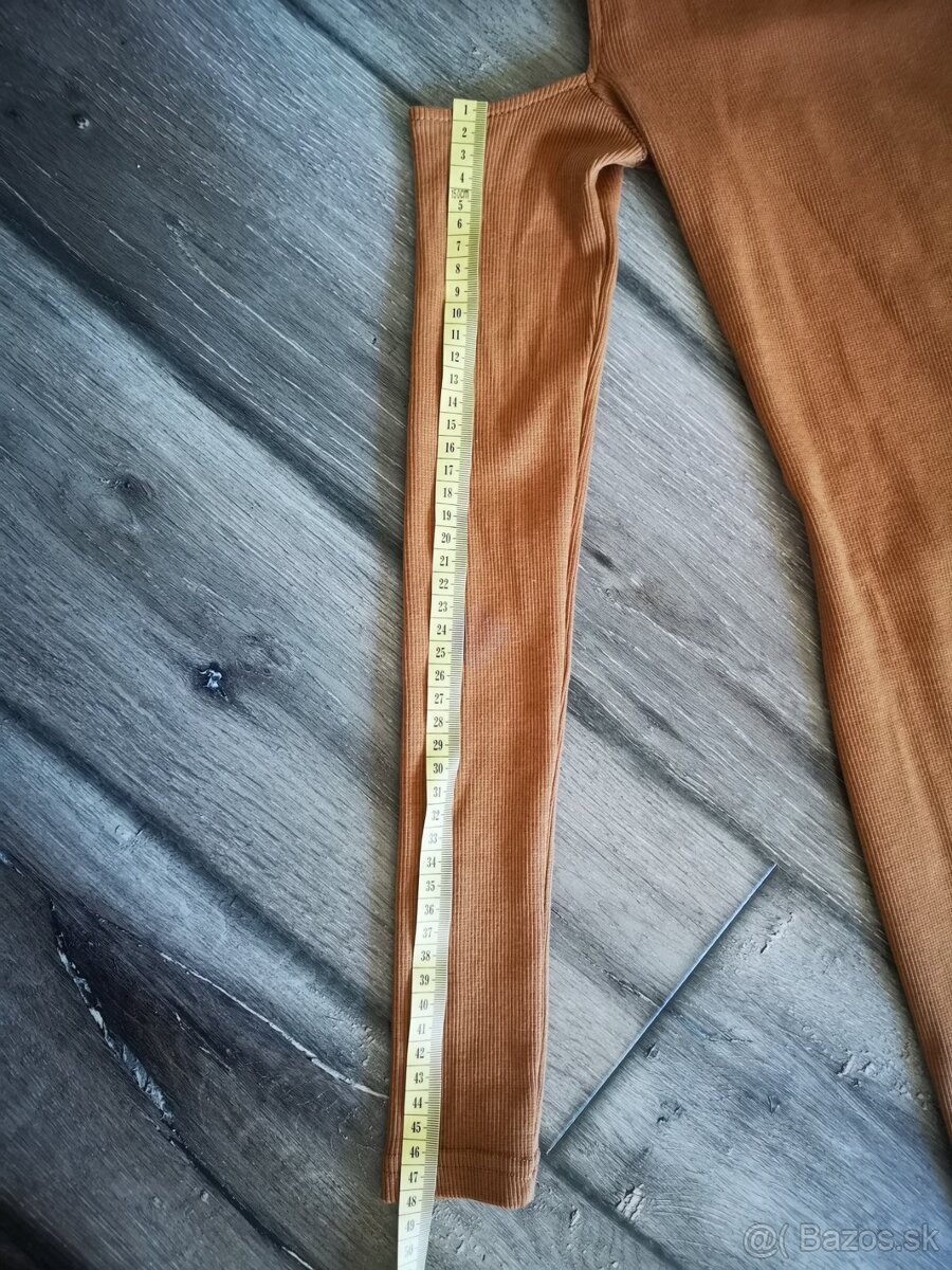 Šaty s odhalenými ramenami - 3