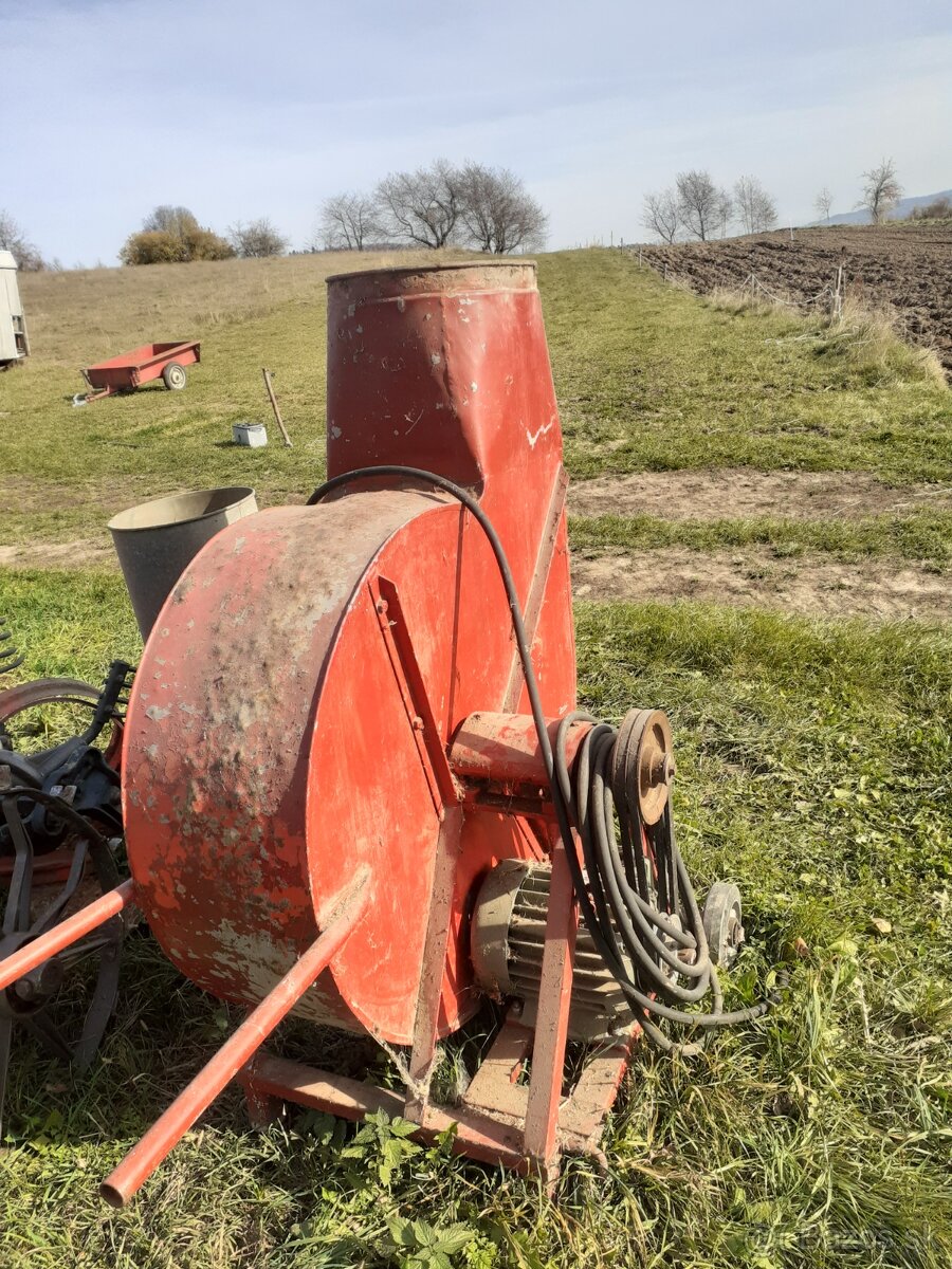 Fukar na seno žralok - 3