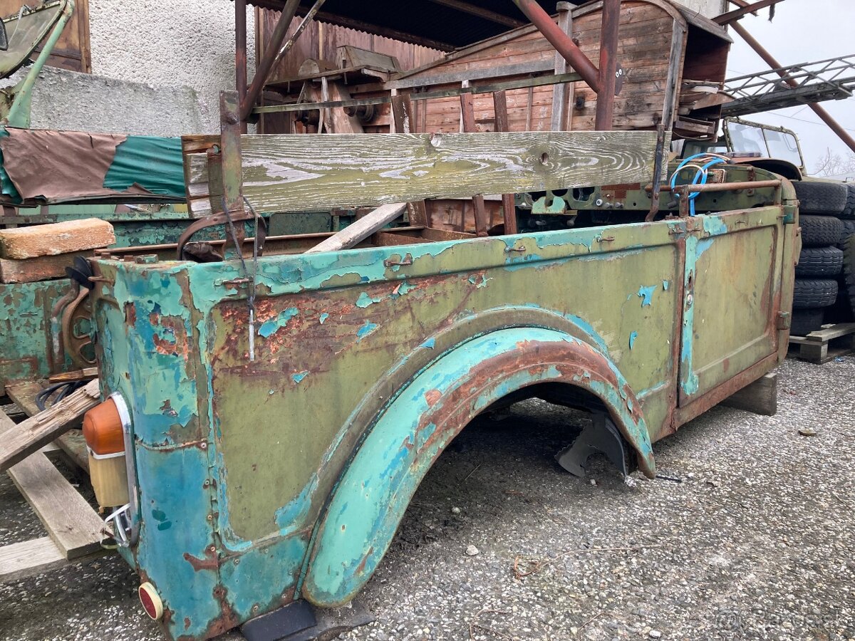 GAZ 69 predám dve karosérie - 3
