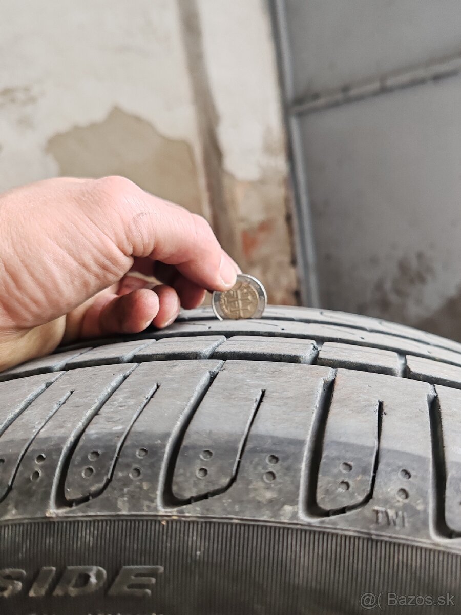 Pirelli cinturato p7 235/45 R18 - 3