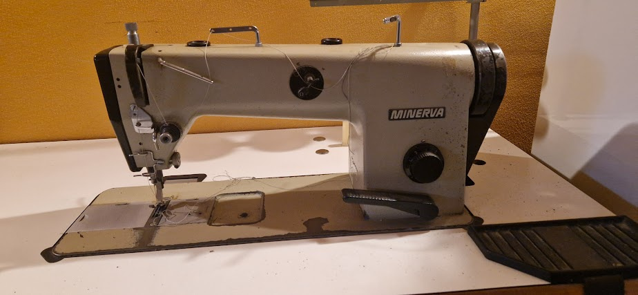 Predám priemyselný šijací stroj - 3