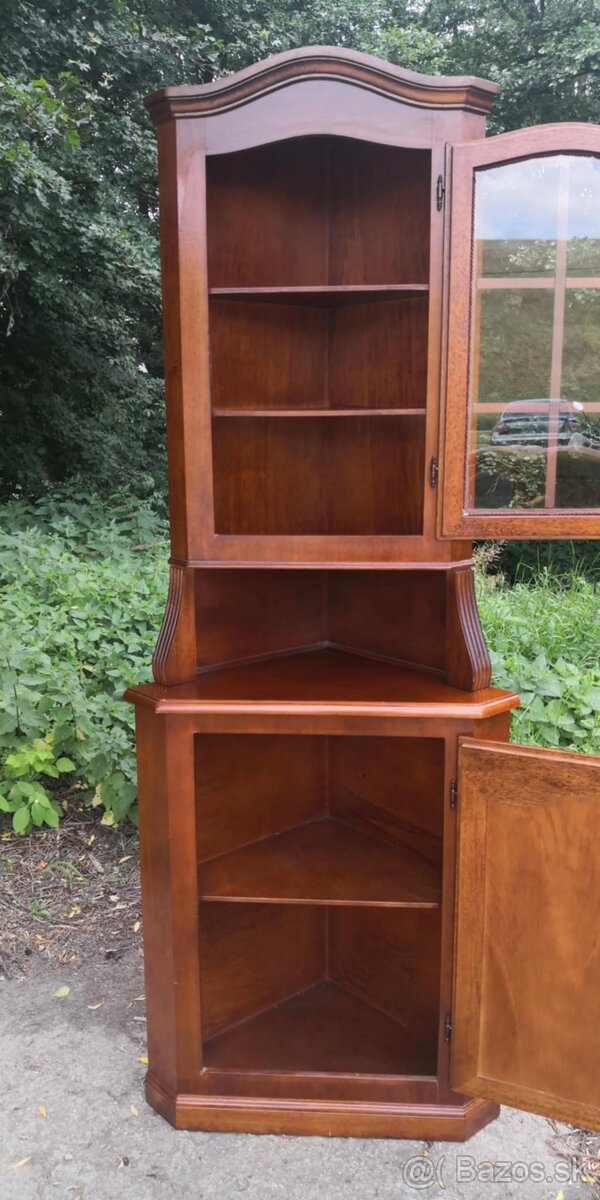 Rohova vitrína - 3