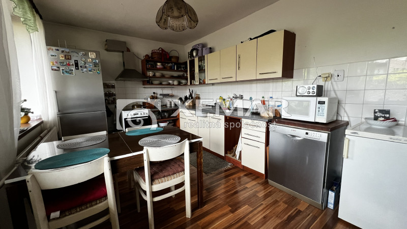 Predaj: Rodinný dom s 3 bytovými jednotkami, Banská Bystrica - 3