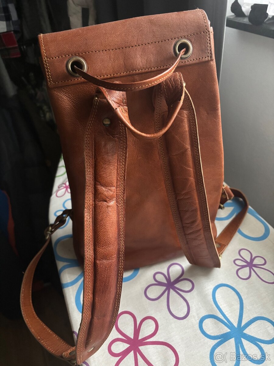 Predám kožený dámsky ruksak - 3