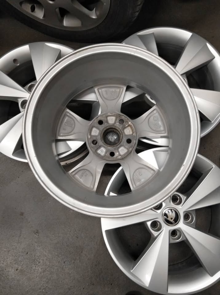 Alu 5 x 112 16" originál + pneu. - 3