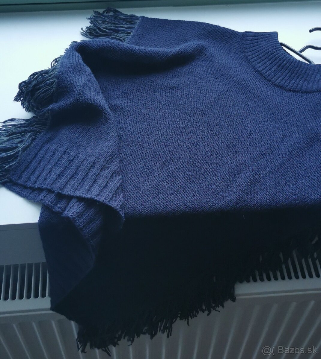 NOVÉ pončo Goldenpoint s krátkymi ,,rukávmi" so strapcami - 3