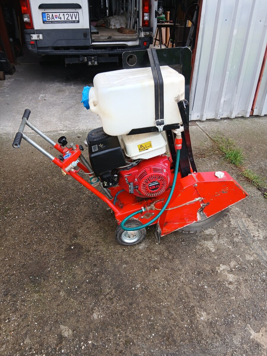 Rezačka na betón a asfalt - 3