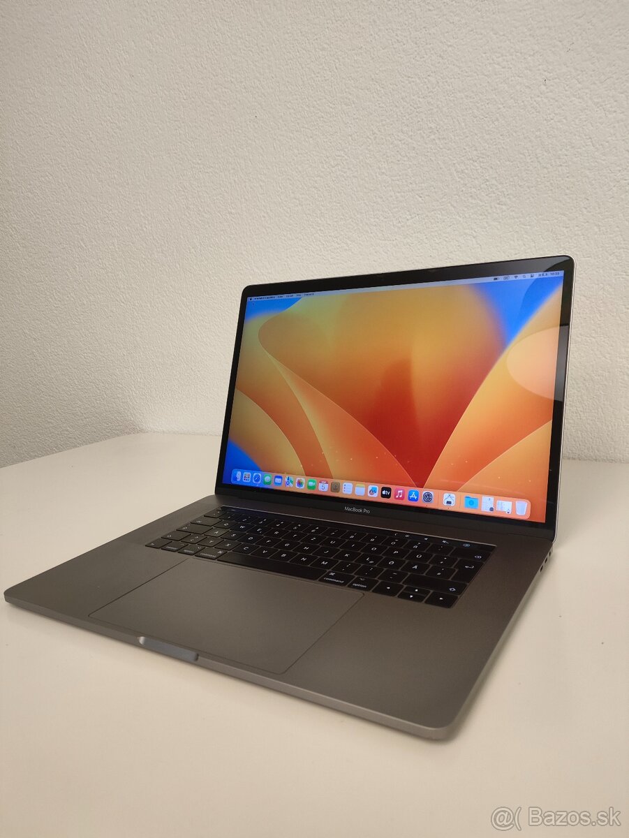 MacBook Pro 15 2017 | i7 • 16GB • 256GB SSD - 3