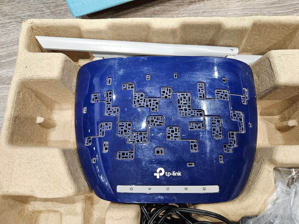 TP Link wifi router 25e - 3