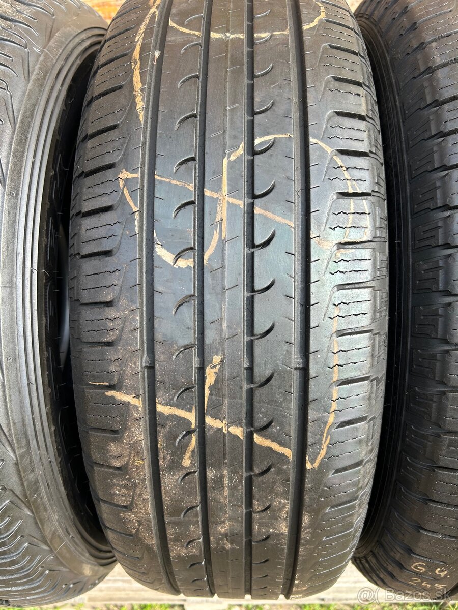 GoodYear/Dunlop 245/65/17”-111H - 3