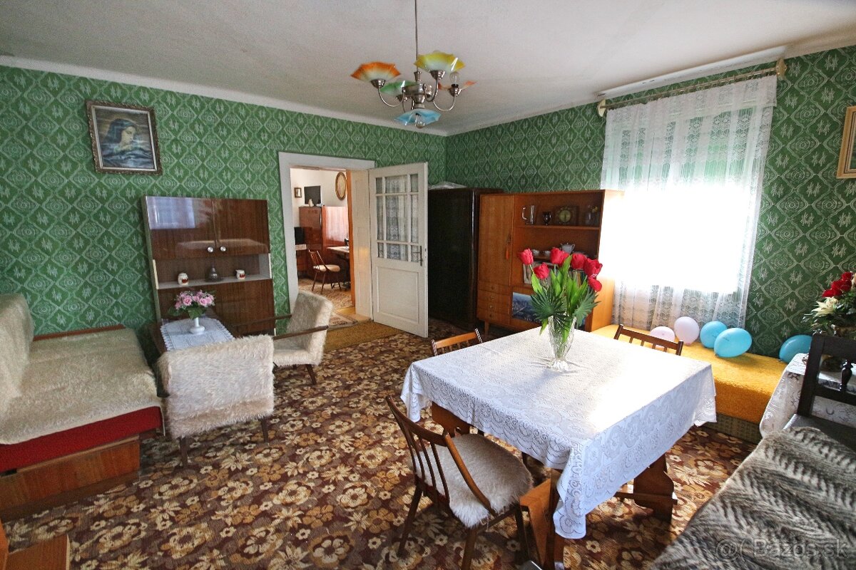 ZNÍŽENÁ CENA: Rodinný dom s veľkým pozemkom v obci Staré - 3