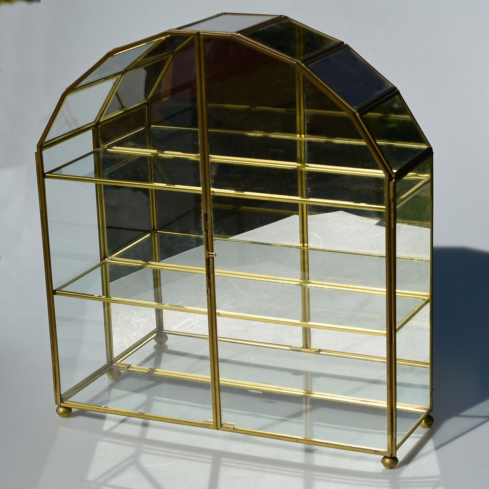 Vintage elegantná sklenená vitrínka so zrkadlom z Anglicka - 3