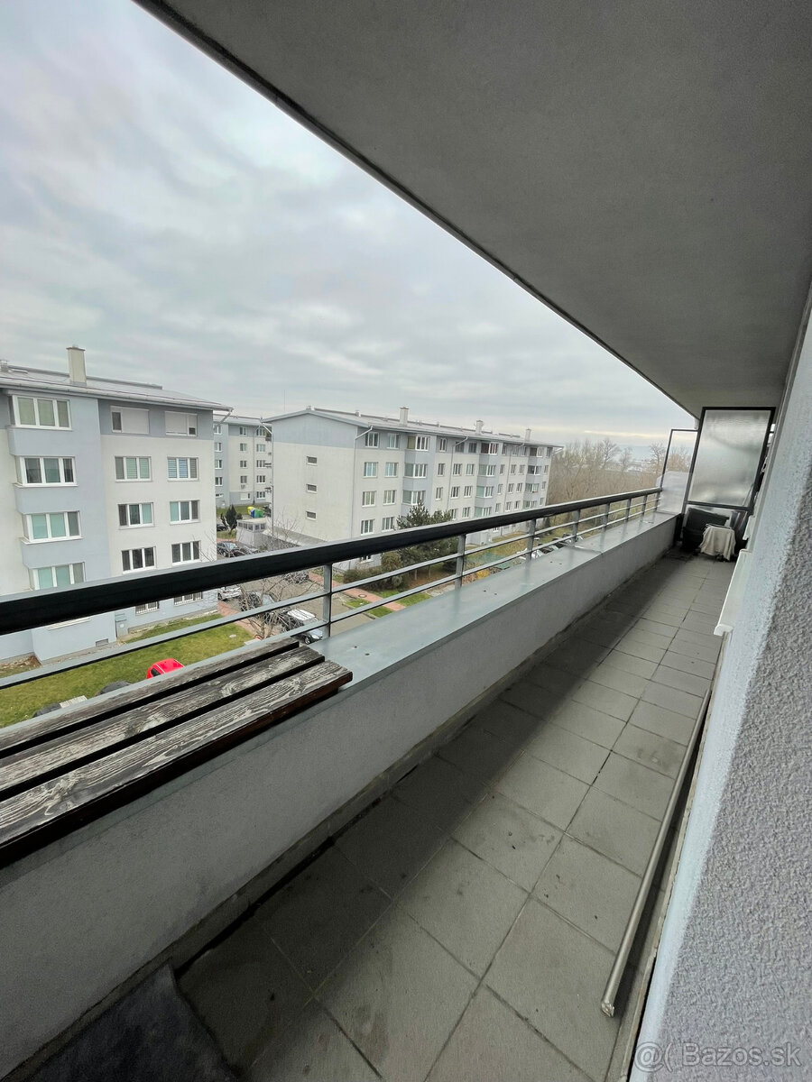 BA II. Vrakuňa - 2 izbový zariadený byt - 3