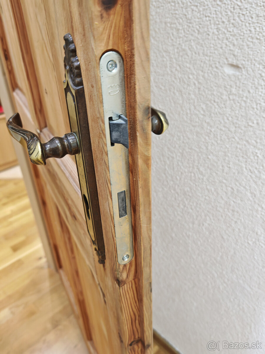 Predám kvalitné drevené dvere z masívu - 3
