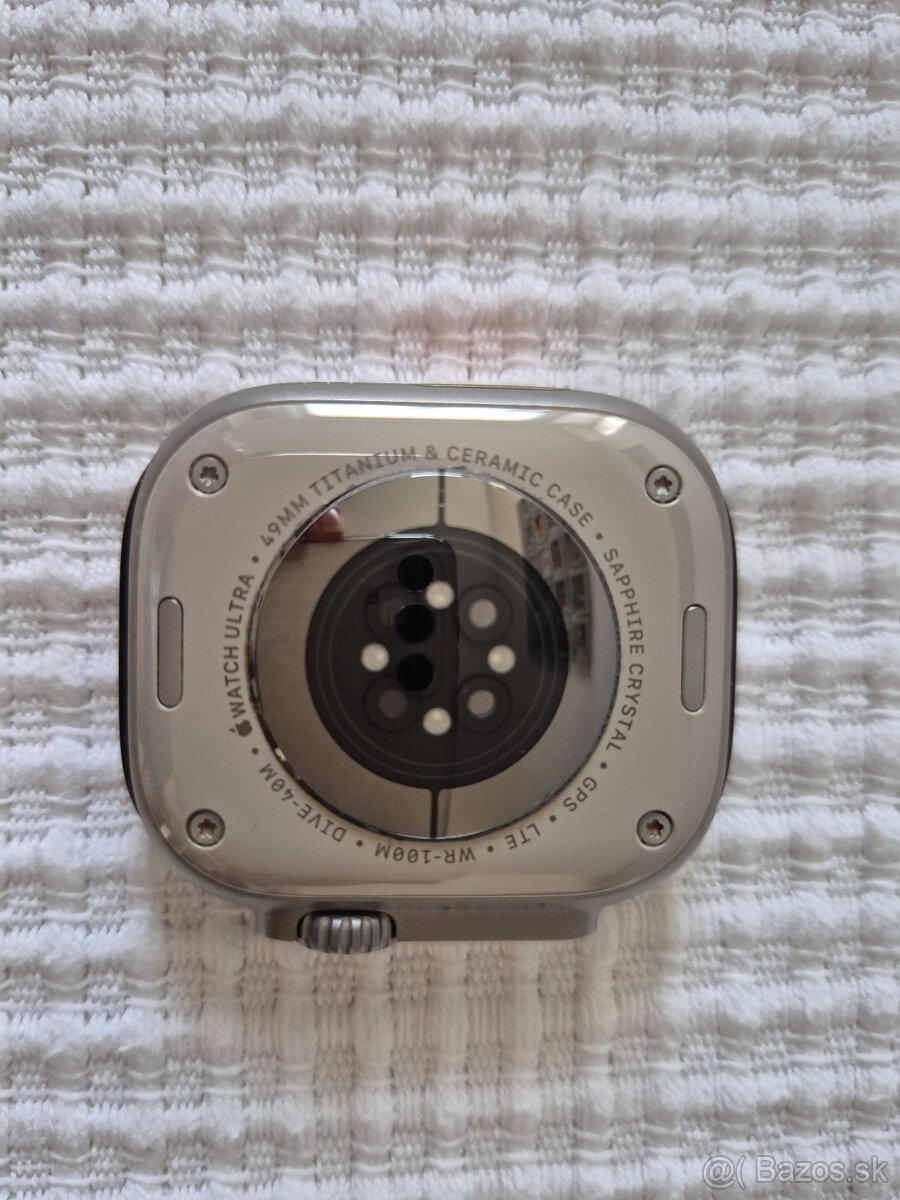 Apple Watch Ultra 49mm – Titanium - 32GB - 3