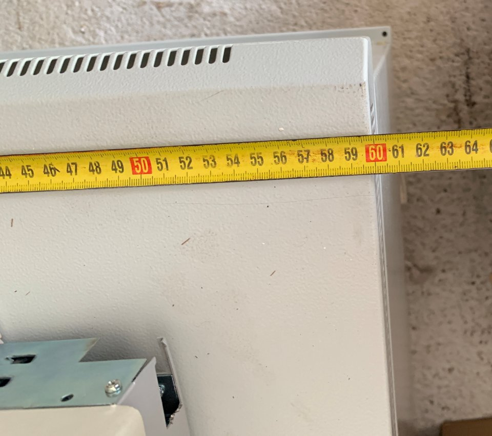 Predam Rack rozvádzač skrinu + patch panel - 3