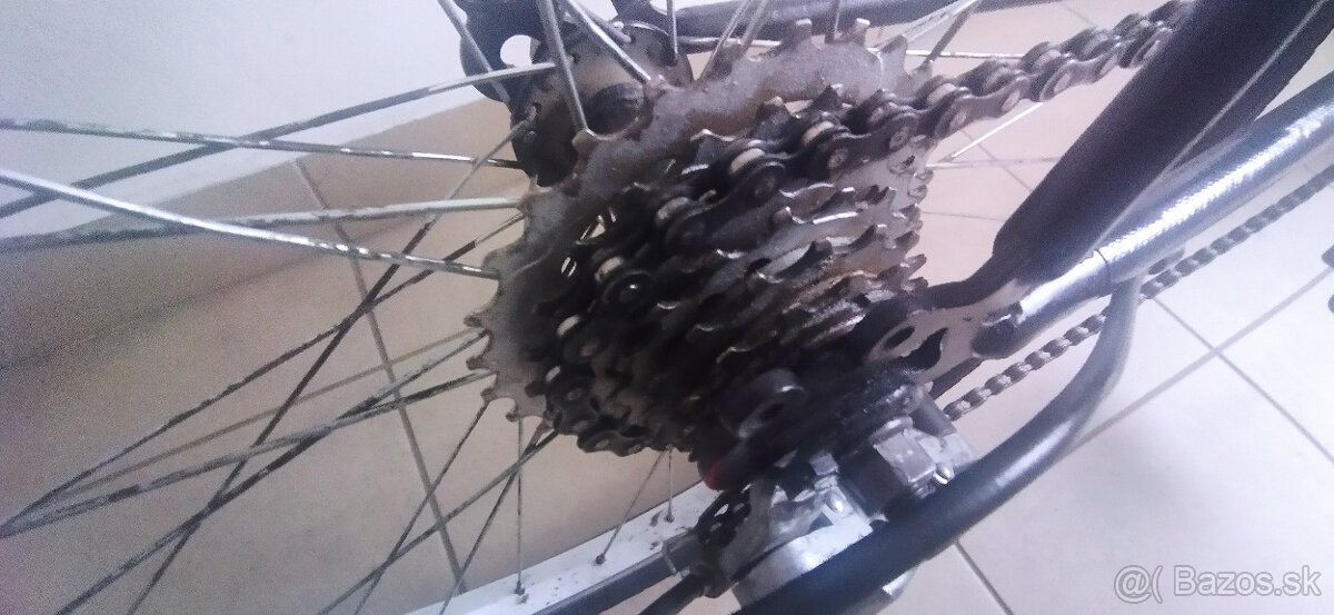 Predám čierny horsky bicykel 26" kolesa. Prevod 3x6. Servis - 3