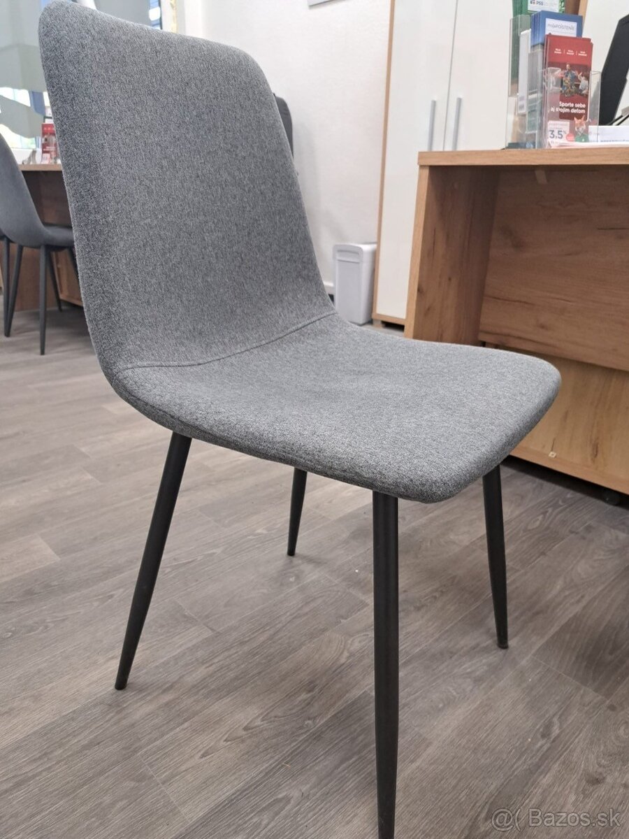 Kancelársky nábytok - 3