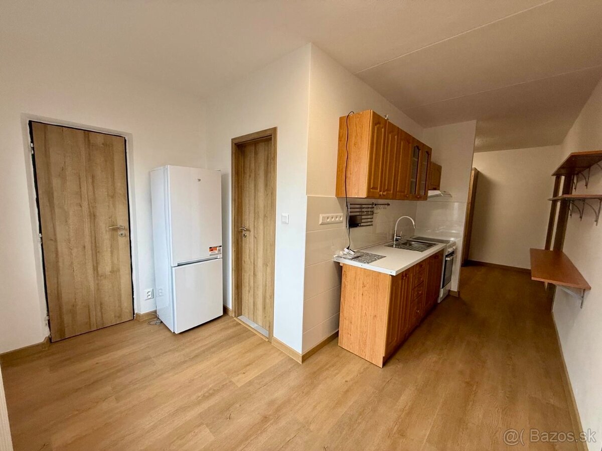 PRENÁJOM: ÚTULNÝ 3-IZBOVÝ BYT NA OBRANCOV MIERU V PÚCHOVE - 3