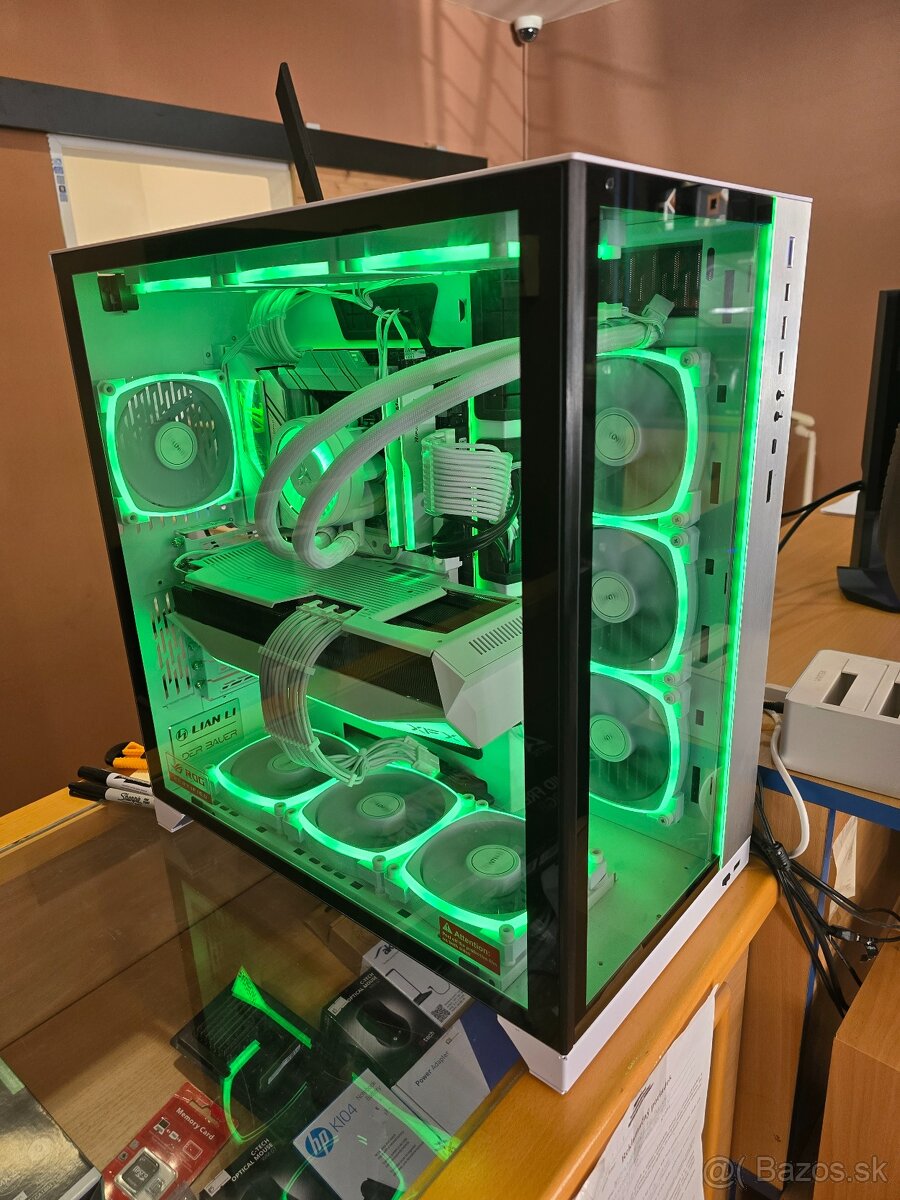 Herne PC 7900X3D,32Gb,2TB,9070XT,LianLi build - 3