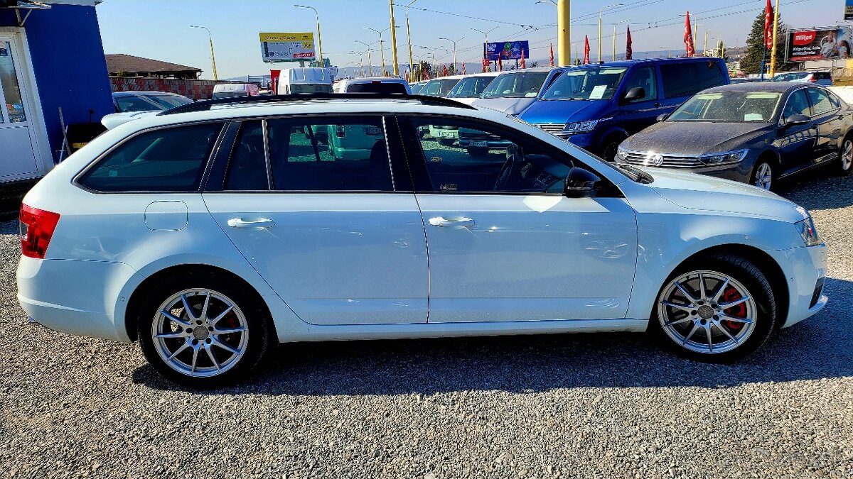 Škoda Octavia Combi 2.0 TDI DPF RS DSG - 3
