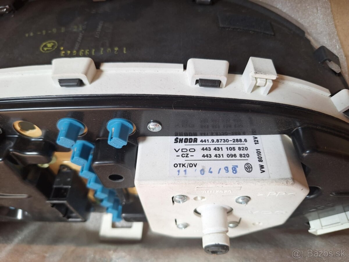 panel prístrojovky + otáčkomery Felicia - 3