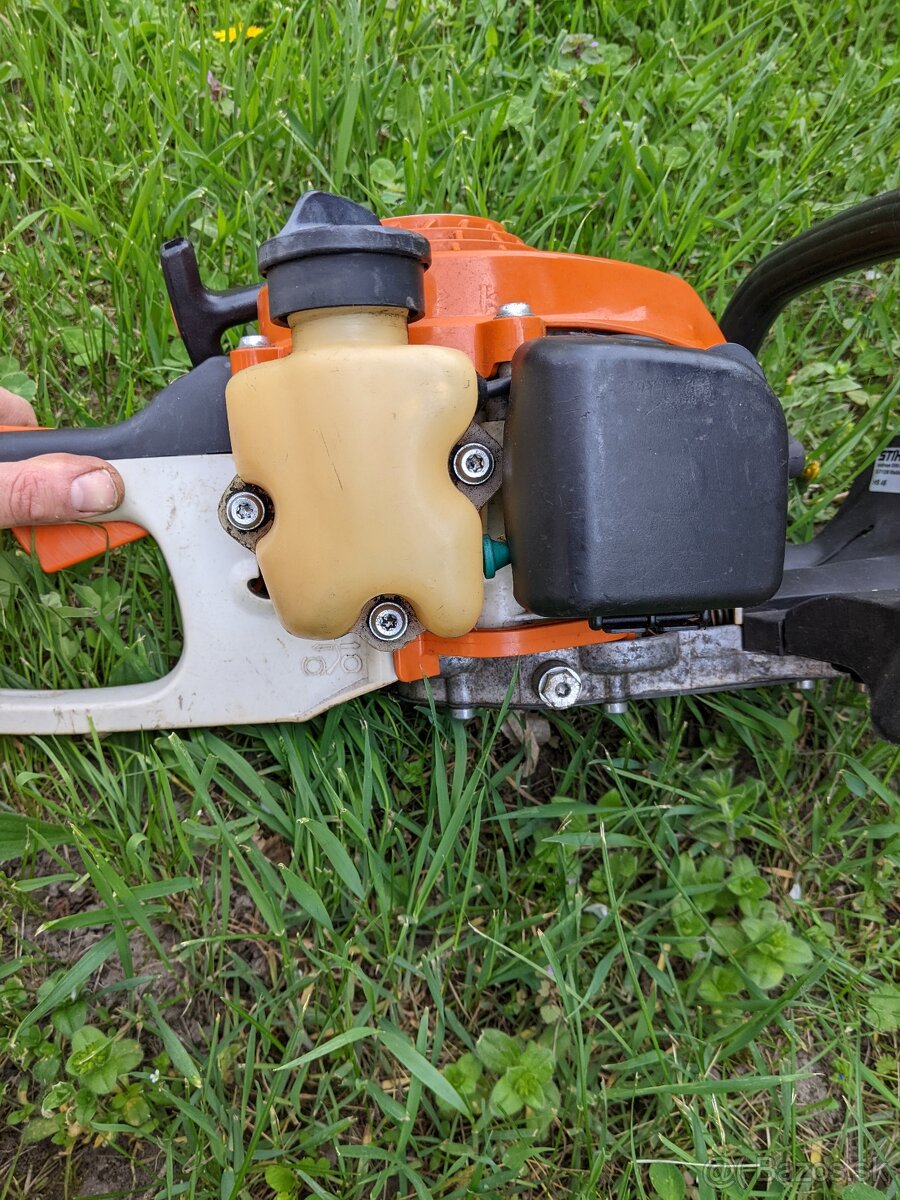 Plotostrih Stihl HS 45 Benzínové nožnice na živý plot - 3
