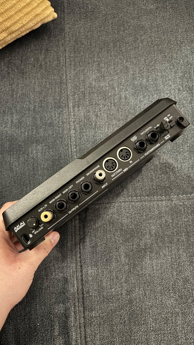 AKAI XR20 - 3