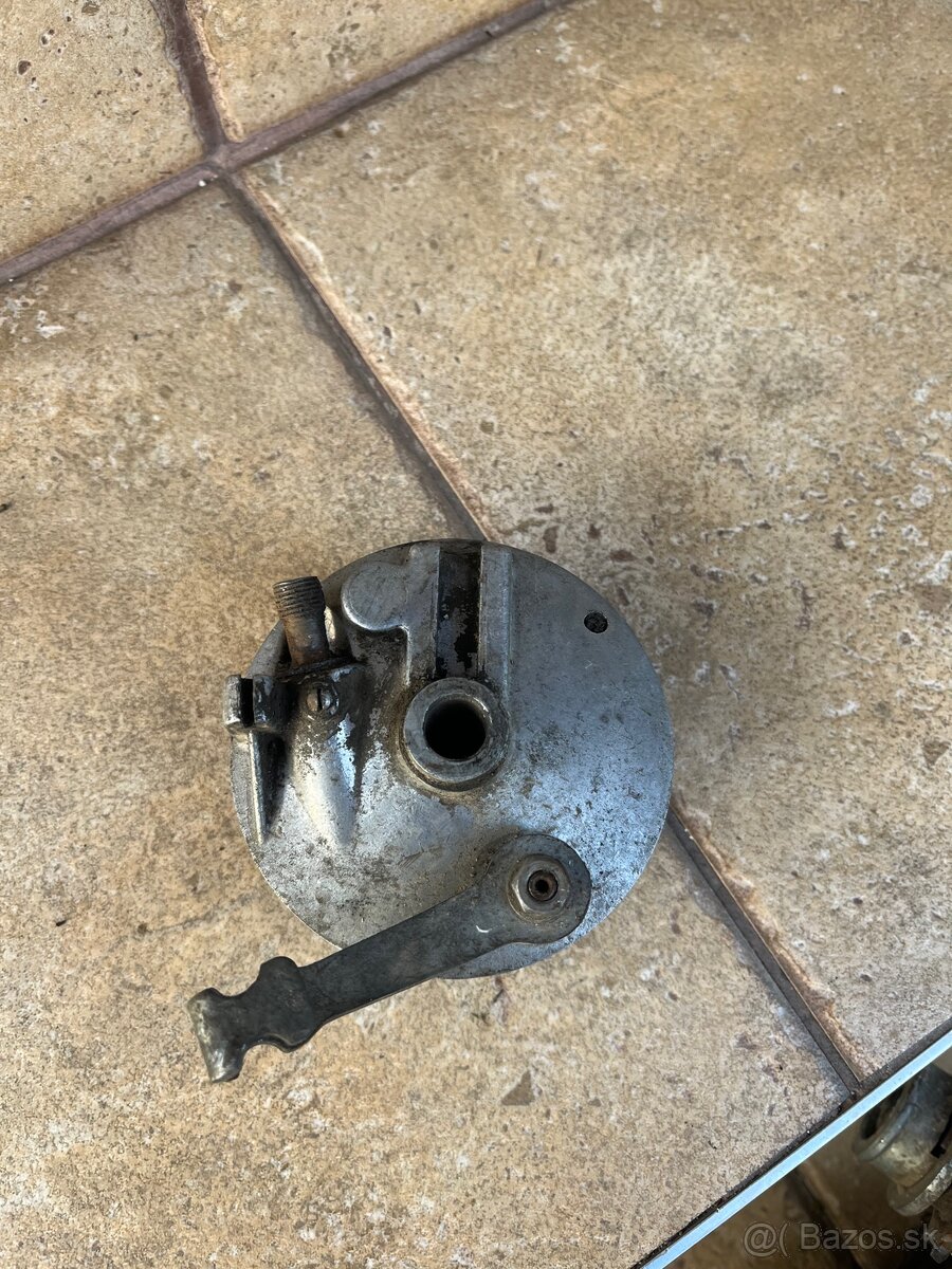 Predný štít s náhonom tachometra Babetta - 3