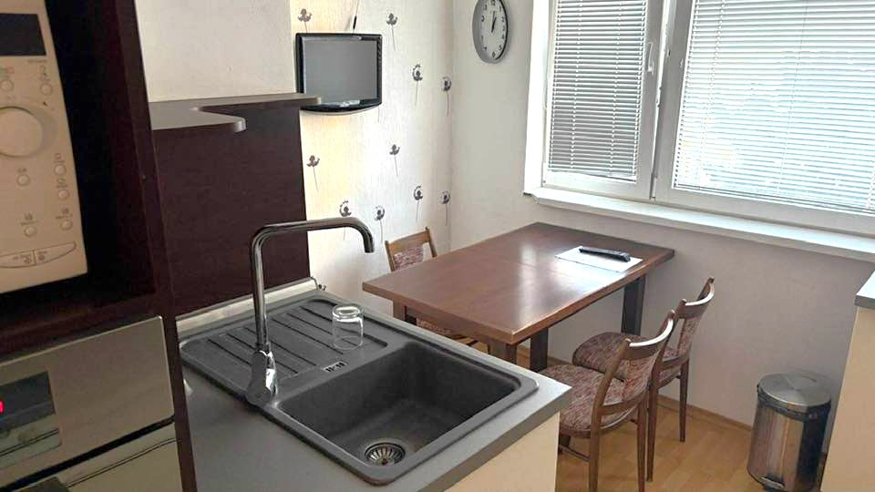 Pekný, zariadený 3-izb. byt s logiou, Fejova ul., pri Aupark - 3