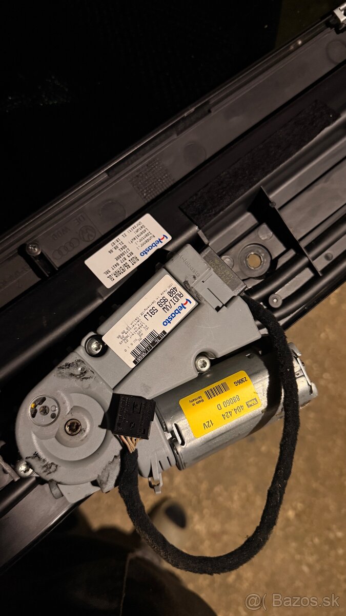 Audi A4 B7 strešné okno - 3