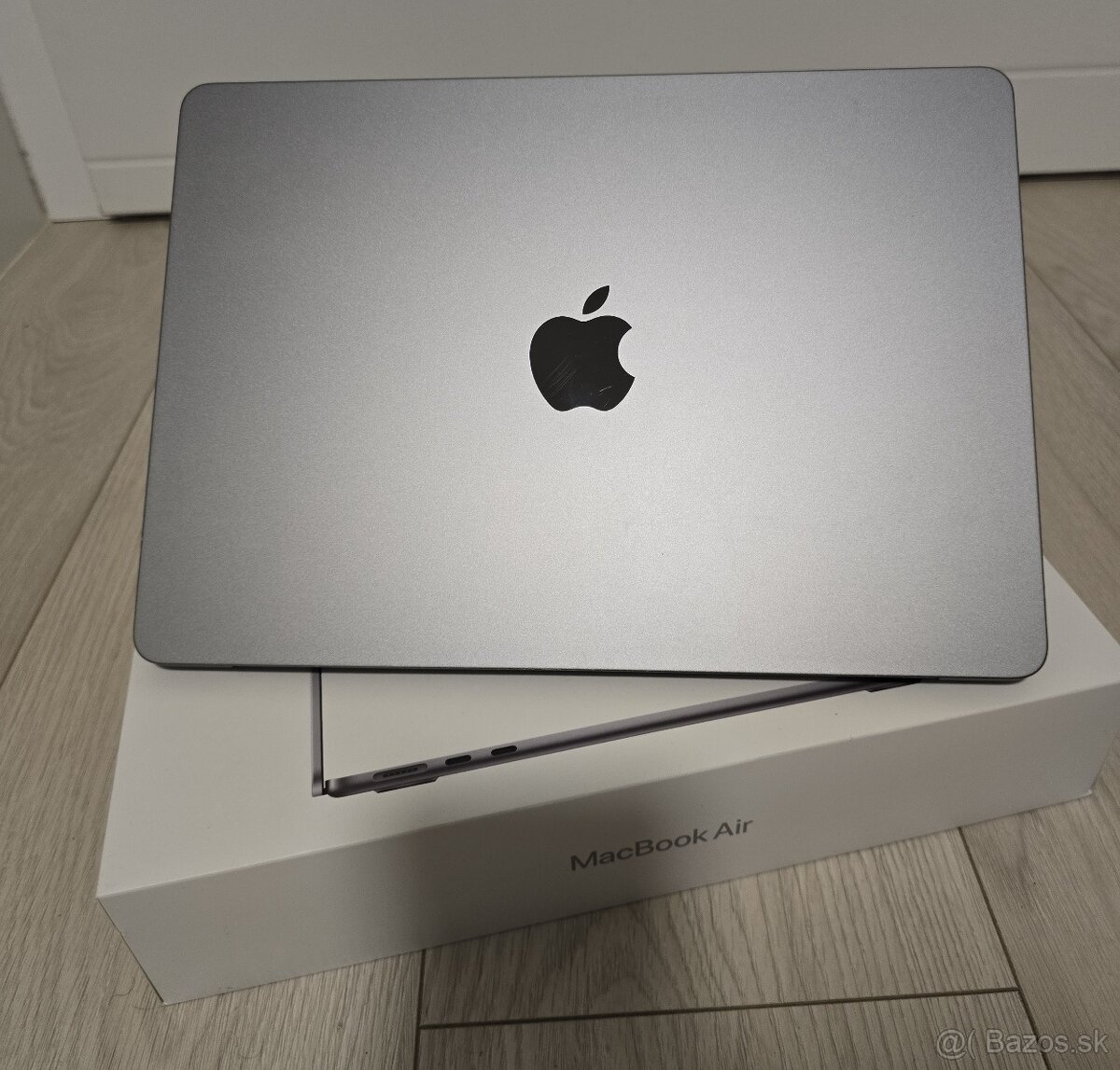 Apple MacBook Air 13,6" M2, 8C CPU/10C GPU/16GB/256GB - 3