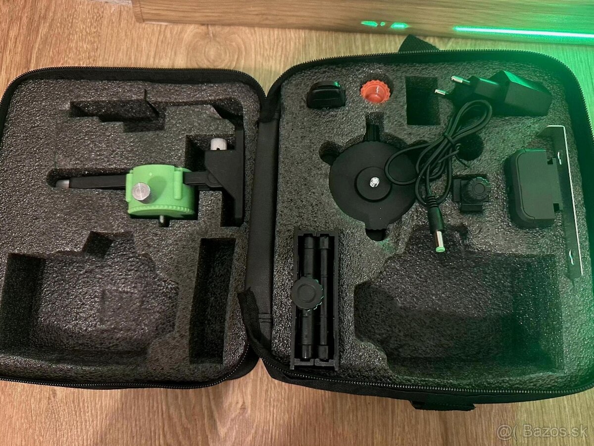 16-líniový samonivelačný laser 360° so zeleným lúčom a 2 bat - 3