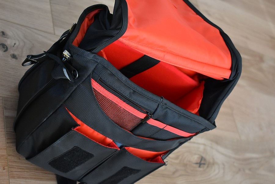 Nikon d3200 s VR AF 18-105 + brasna - nafotene 9 tisic.snim. - 3