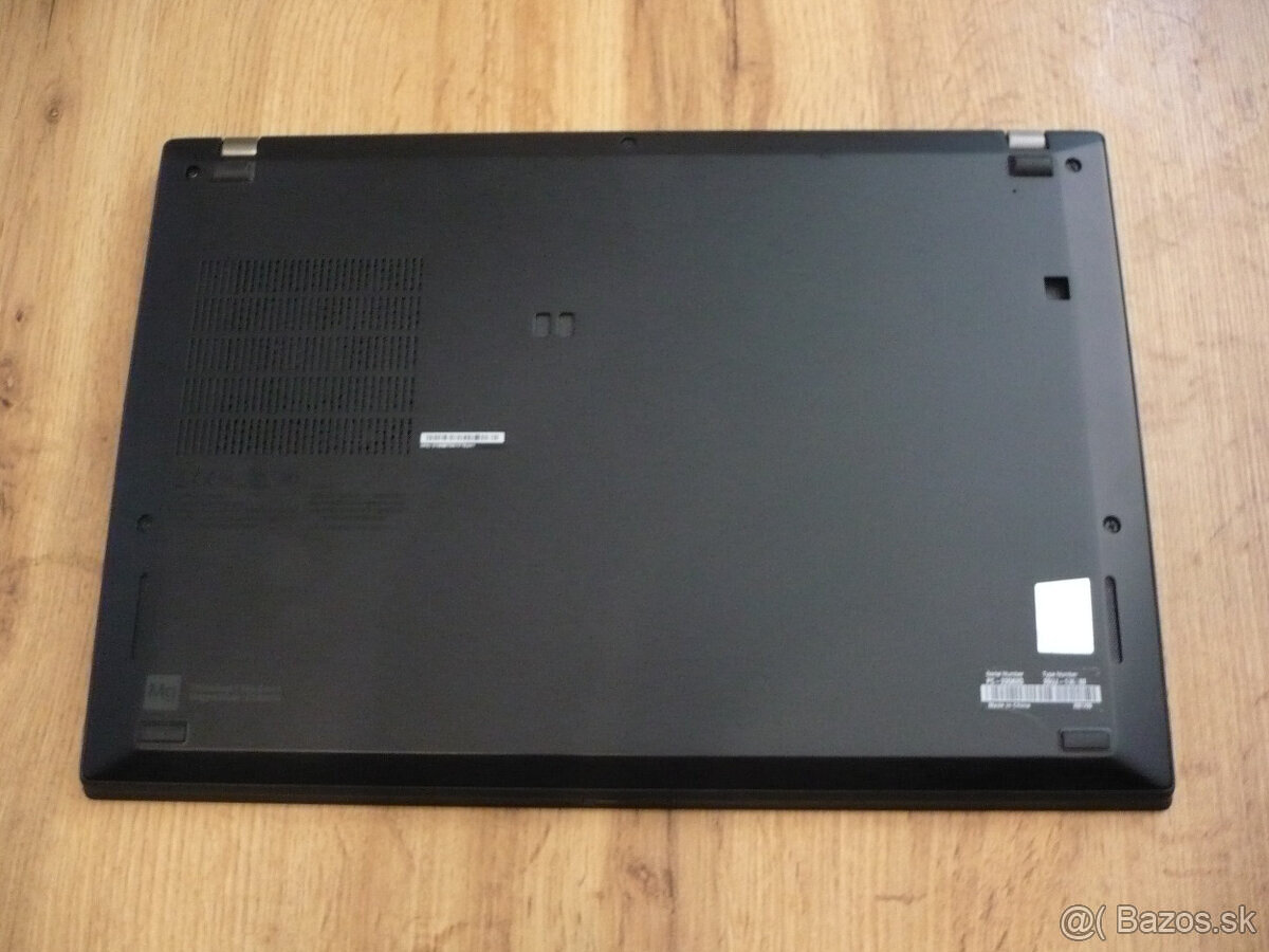 Lenovo Thinkpad T14s - Top stav - 3