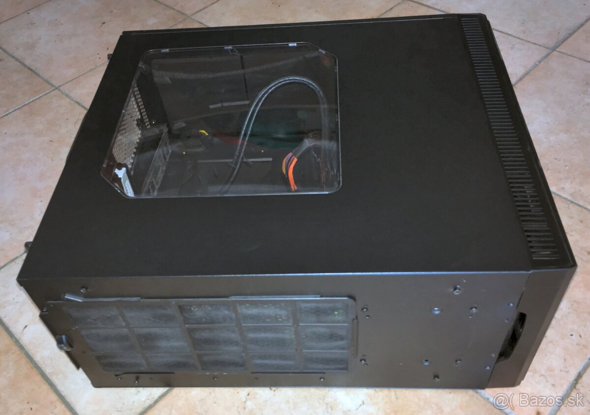 Predám PC skrinku so sieťovým zdrojom HX750 - 3