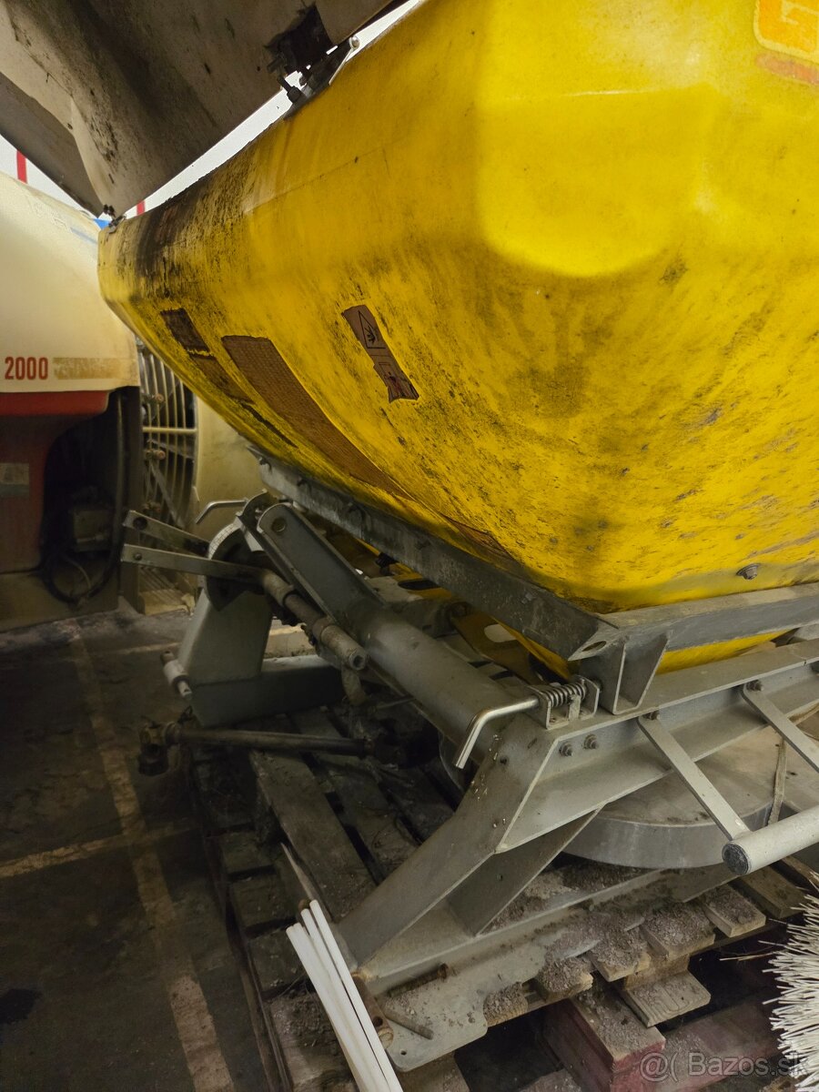 Rozmetadlo umelého hnojiva - 3