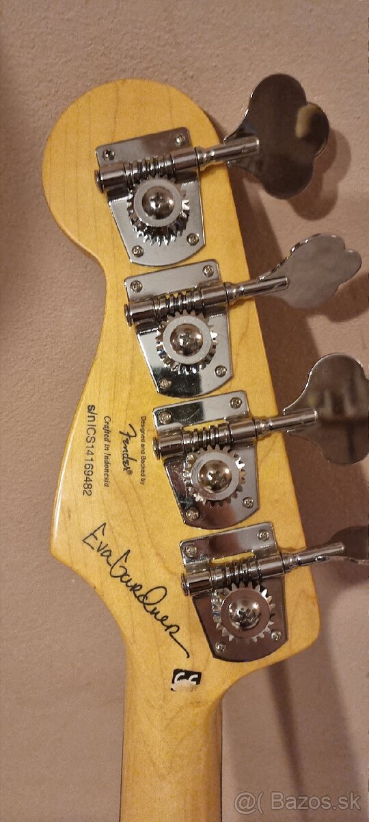 Squier precision bass - 3